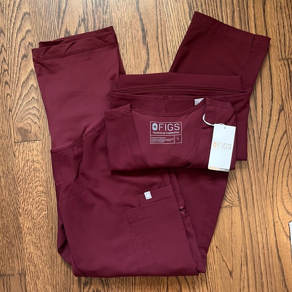 Size small Figs maternity scrubs